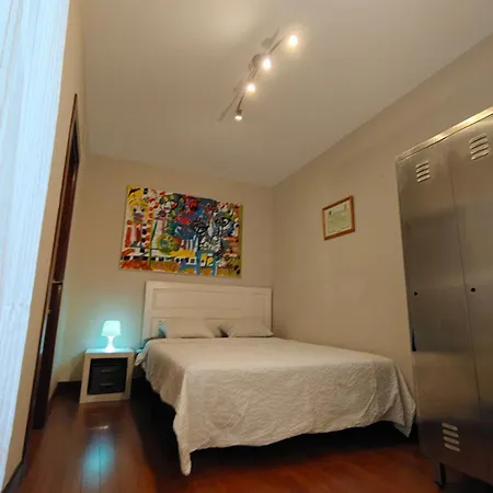 Amplio Con 2 Banos Y 4 Camas Dobles בילבאו