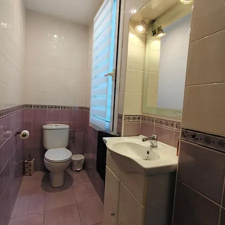 Amplio Con 2 Banos Y 4 Camas Dobles