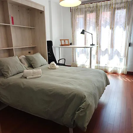 Amplio Con 2 Banos Y 4 Camas Dobles *