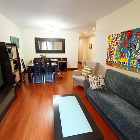 Amplio Con 2 Banos Y 4 Camas Dobles