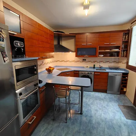 Amplio Con 2 Banos Y 4 Camas Dobles * Bilbao